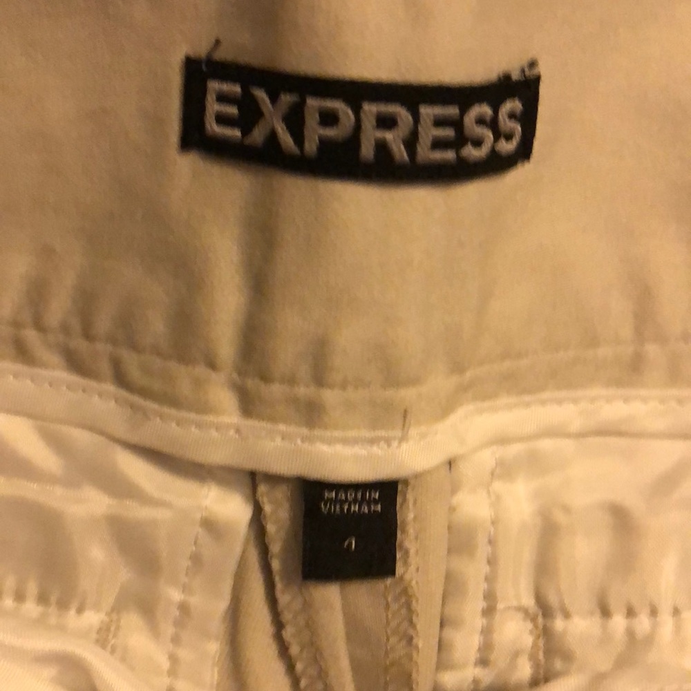 Shorts - Picture 3 of 4
